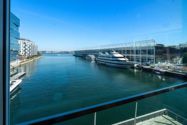 150 Seaport Blvd #8A Boston, MA 02210