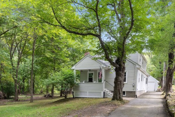 39 Montrose Ave Wakefield, MA 01880