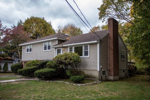 14 Sycamore Rd Wakefield, MA 01880