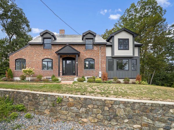 6 Lovis Ave Wakefield, MA 01880 6 Lovis Ave Wakefield, MA 01880