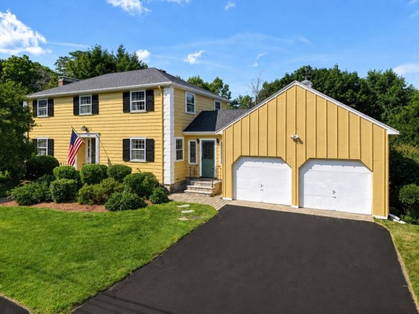 19 Belmont Rd Wakefield, MA 01880