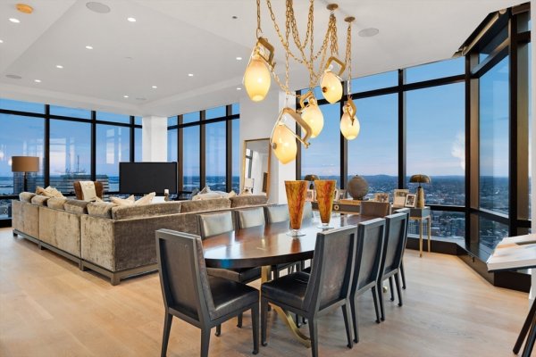 1 Franklin St #PH3E Boston, MA 02110