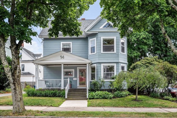 14 Richardson Ave Wakefield, MA 01880