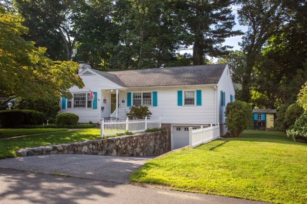 72 Eustis Ave Wakefield, MA 01880