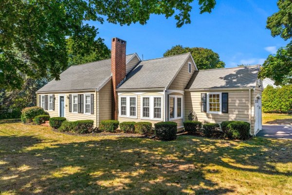 189 Prospect St Wakefield, MA 01880