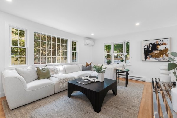 22 Park St #B Wakefield, MA 01880