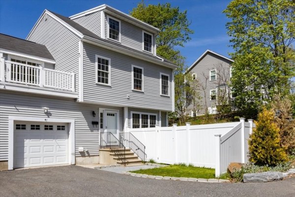 134 Nahant St #B Wakefield, MA 01880 134 Nahant St #B Wakefield, MA 01880