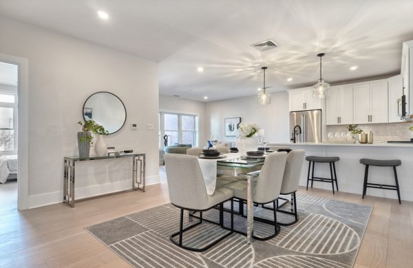 62 Foundry St #310 Wakefield, MA 01880 62 Foundry St #310 Wakefield, MA 01880