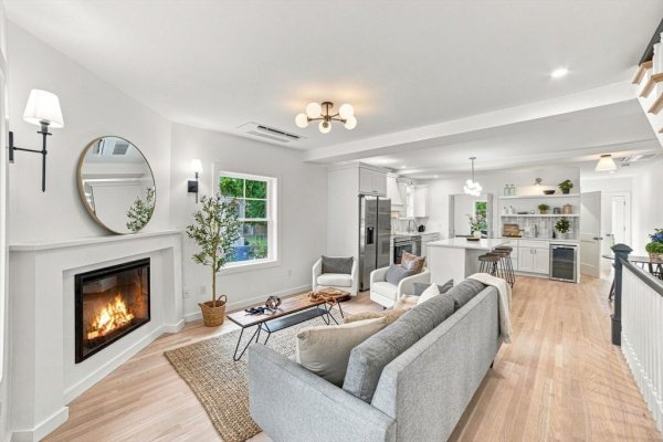 18 Jefferson Rd #A Wakefield, MA 01880