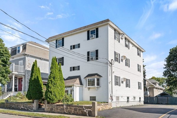 14 W Water St #1 Wakefield, MA 01880