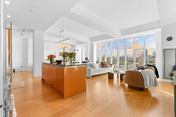 141 Dorchester Ave #202 Boston, MA 02127