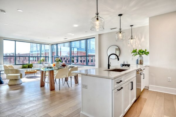 62 Foundry St #312 Wakefield, MA 01880 62 Foundry St #312 Wakefield, MA 01880