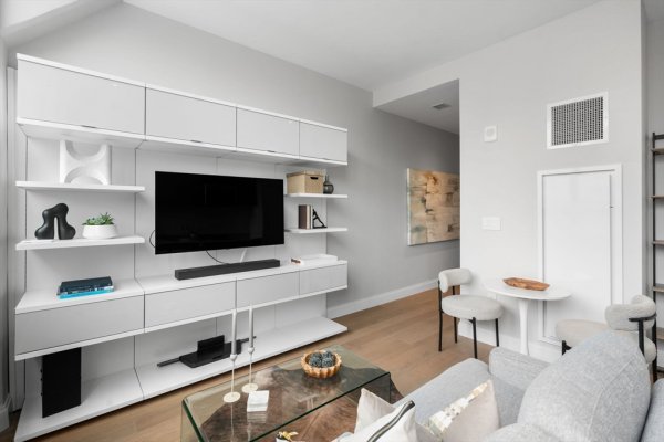 100 Shawmut Ave #205 Boston, MA 02118