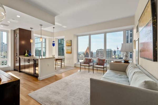 400 uart St #15J Boston, MA 02116