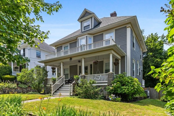 36 Renwick Rd Wakefield, MA 01880