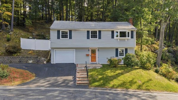 18 Frst St Wakefield, MA 01880