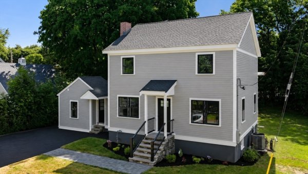 95 Greenwood Ave Wakefield, MA 01880