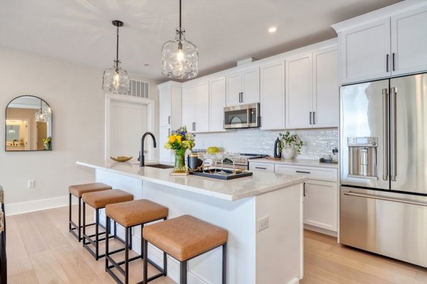 62 Foundry St #208 Wakefield, MA 01880 62 Foundry St #208 Wakefield, MA 01880