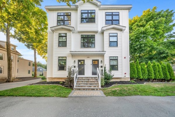 49A Chestnut St #3 Wakefield, MA 01880