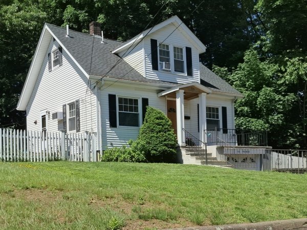 116 Parker Rd Wakefield, MA 01880